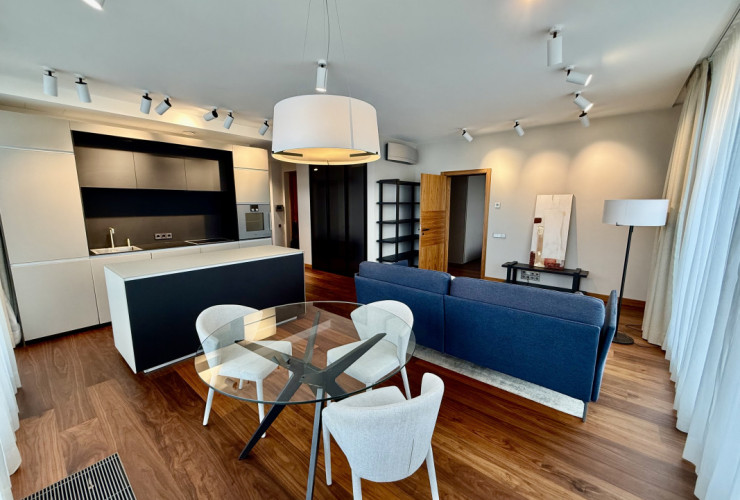 Роскошный пентхаус с панорамной террасой самом центре Риги 