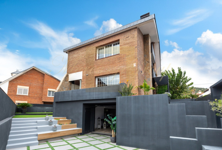 Buy property,  . Spain, Barcelona, San Justo Desvern