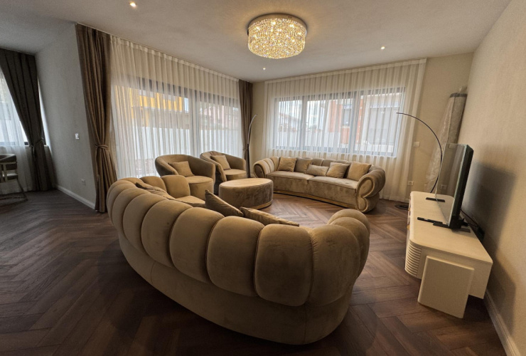 Istria, Rovinj – luxurious furnished three-bedroom apartment, 130 m² on the ground floor with pool