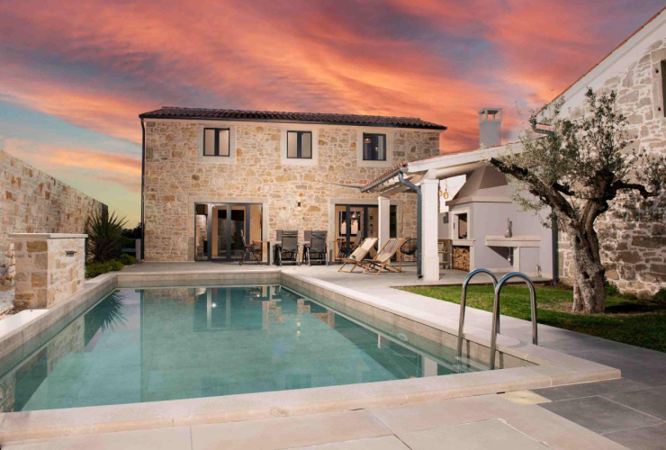 Istria, Vižinada, stone house with swimming pool and sea view