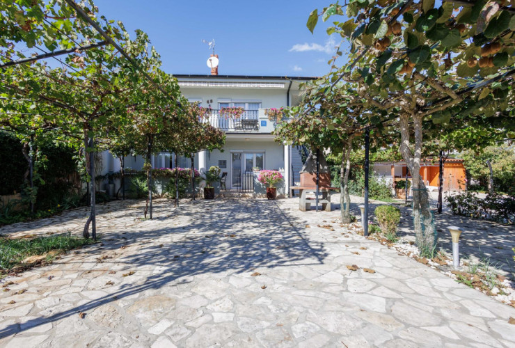 Istria, Pula, house with two apartments