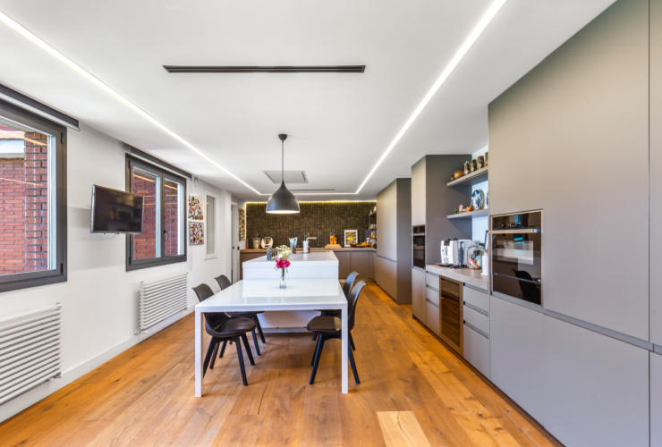Excellent refurbished flat, in Tres Torres - Bonanova