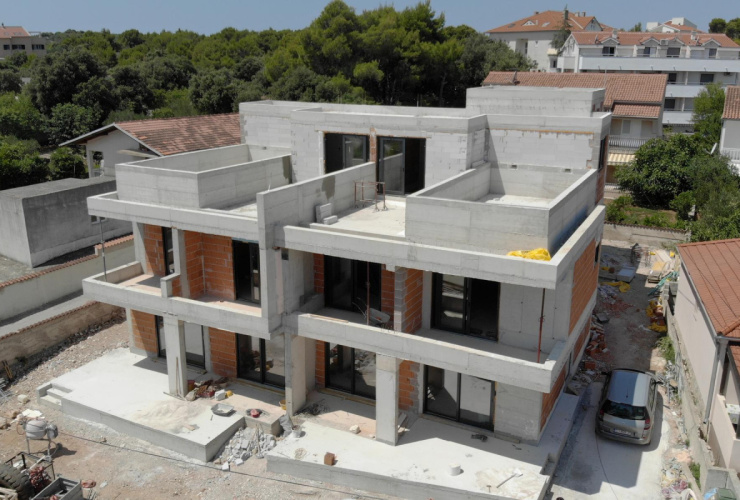 Island of Murter, Jezera, house with a swimming pool, second row to the sea, 207.57 m²