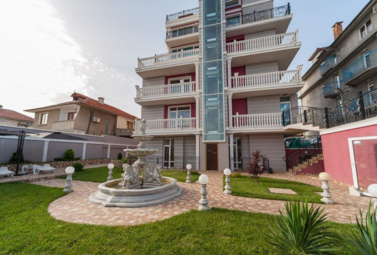 Отличное расположение - комплекс в центре Святого Власа