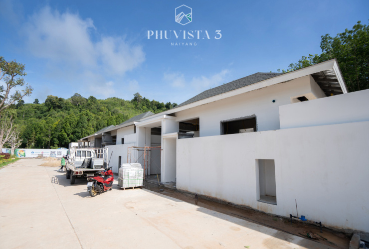 Elegant villa in Nai Yang, 5 bedroom, 350 sq.m. with hills, garden, pool view 