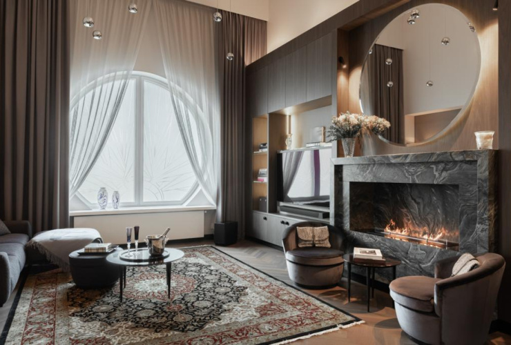 Exclusive two level apartment with balcony and fireplace