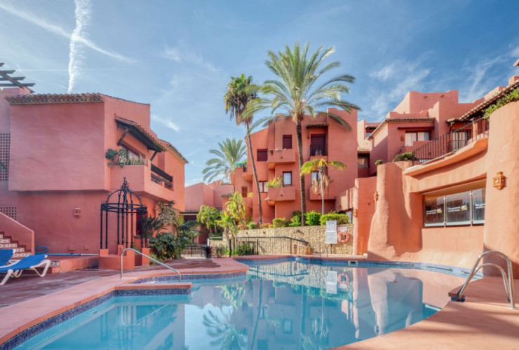 Апартамент на продажу в Jardines de Don Carlos, Восточная Марбелья