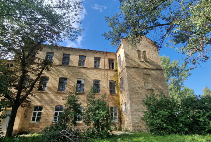 Домовладение на продажу рядом с университeтами 