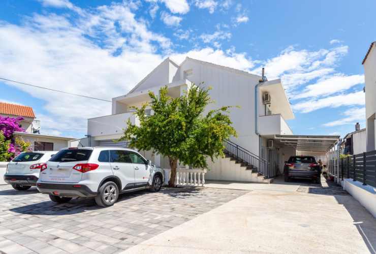 Vodice, apartment house - ideal investment for tourism!