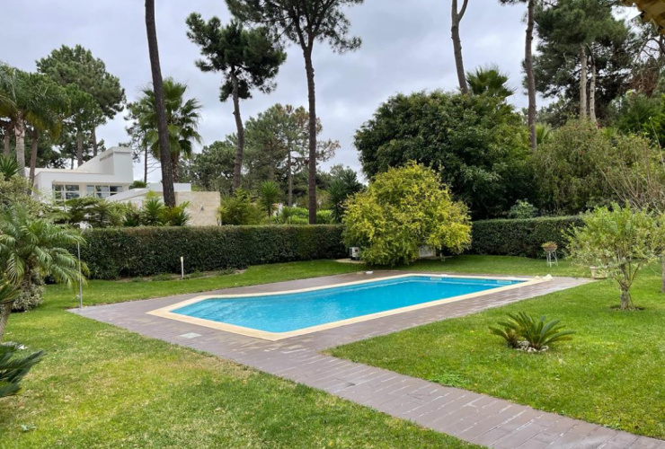 Elegant Villa on the Southern Coast of Portugal — Where Comfort, Privacy, and Prestige Meet